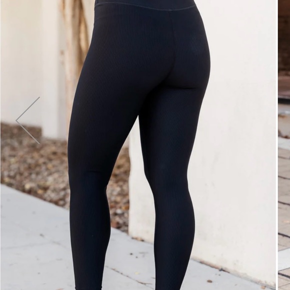 Ribbed Black Leggings - Picture 4 of 5